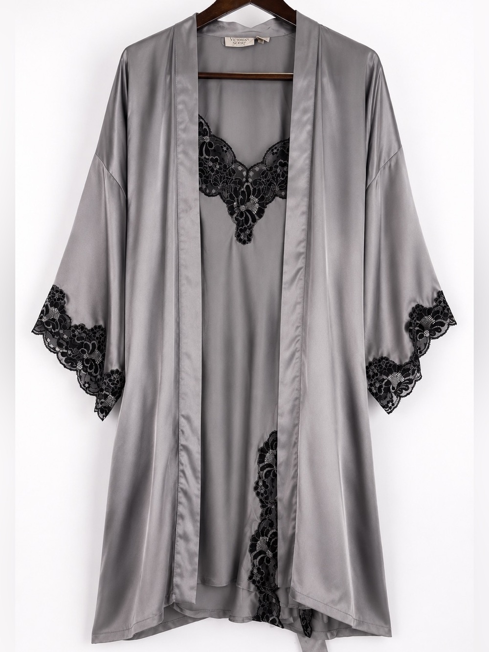 Vintage 1995 Victoria’s Secret 100% Silk Robe Chemise Set XS Lace